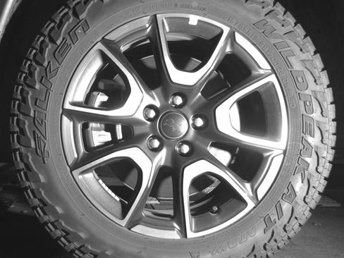 Used 2025 Jeep Compass Trailhawk AWD/4WD image 9