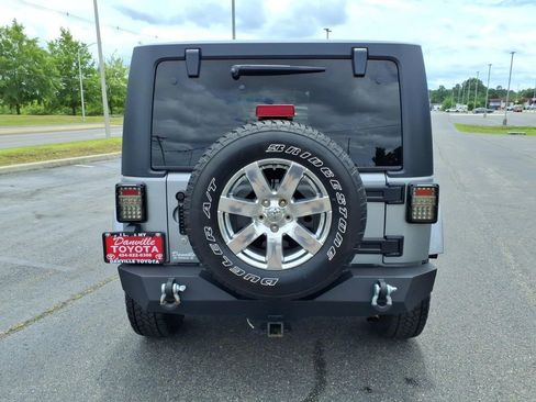 Used 2015 Jeep Wrangler Sahara AWD/4WD image 23