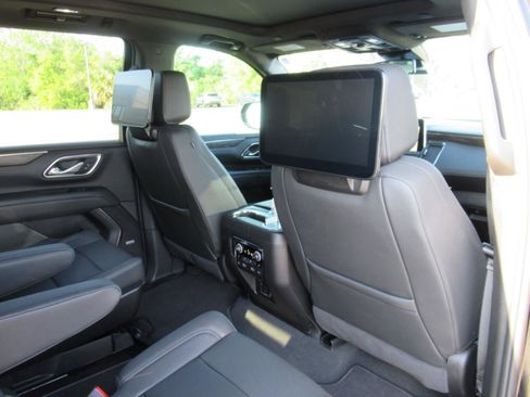 Used 2024 Chevrolet Tahoe Z71 w/ Luxury Package image 11