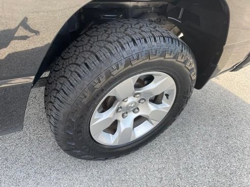 Used 2019 RAM 1500 Big Horn AWD/4WD image 18