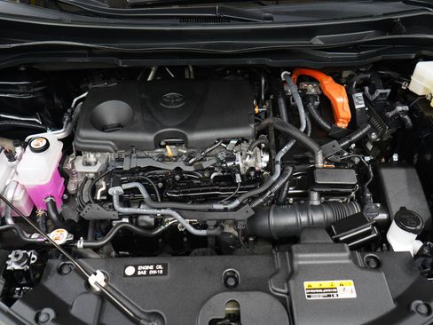 Used 2024 Toyota Sienna LE AWD/4WD image 31