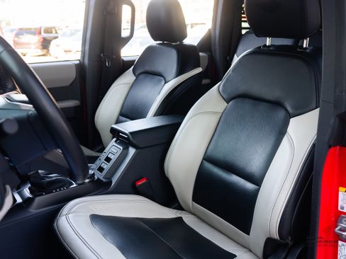 Used 2023 Ford Bronco Wildtrak image 19