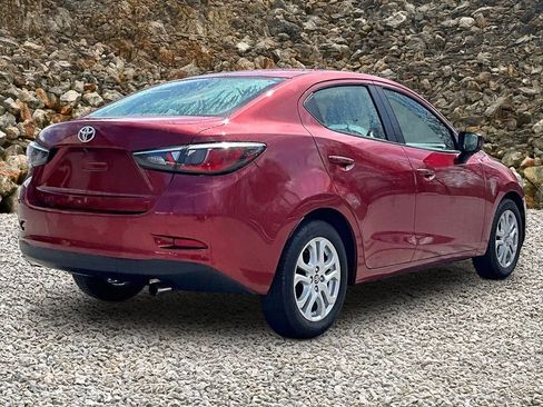 Used 2017 Toyota Yaris iA image 2