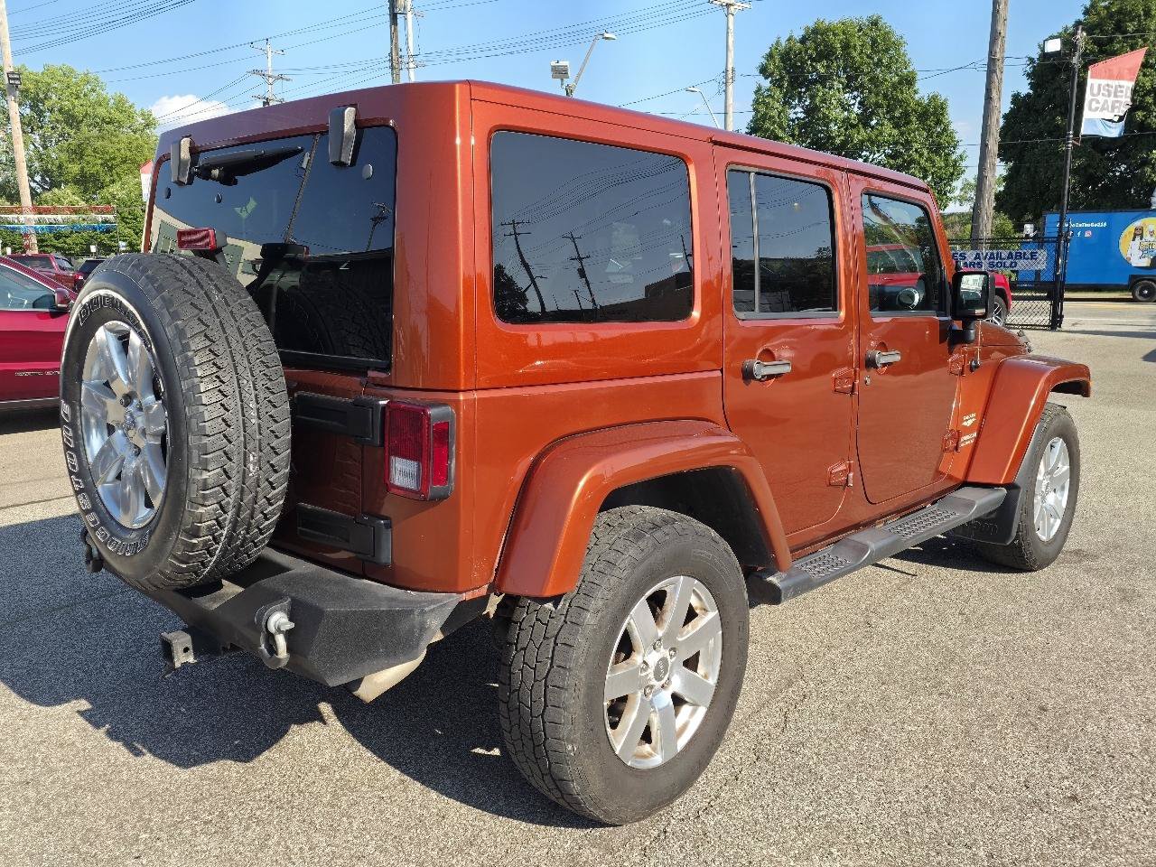 Used 2014 Jeep Wrangler Unlimited Sahara w/ Connectivity Group AWD/4WD image 5