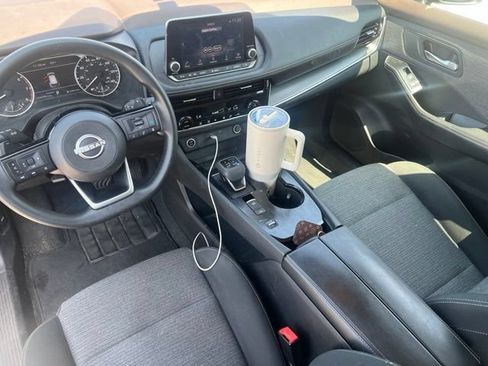 Used 2022 Nissan Rogue SV FWD image 8