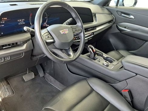 Used 2024 Cadillac XT4 Premium Luxury image 8