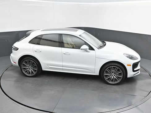 New 2026 Porsche Macan AWD/4WD image 32
