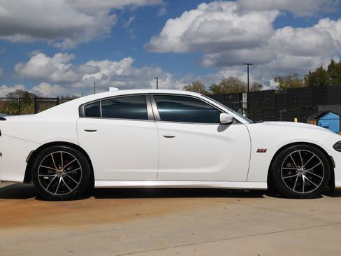 Used 2018 Dodge Charger R/T Scat Pack image 18