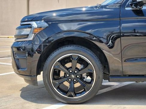Used 2023 Ford Expedition Limited RWD image 9