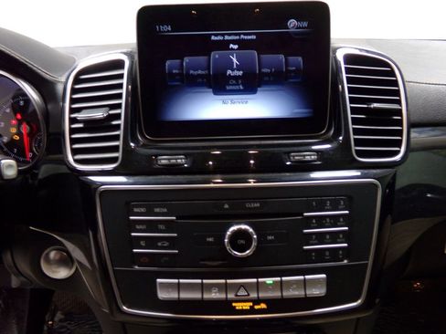 Used 2019 Mercedes-Benz GLS 450 4MATIC image 21