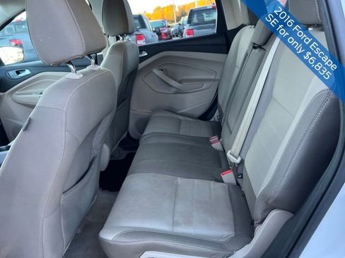 Used 2016 Ford Escape SE w/ Equipment Group 201A image 20