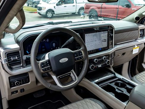 Used 2026 Ford F250 Platinum w/ Platinum Plus Package image 18