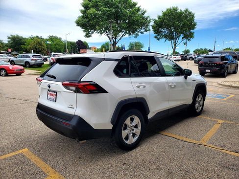 Used 2021 Toyota RAV4 LE AWD/4WD image 5