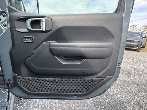 Used 2024 Jeep Wrangler Willys image 15