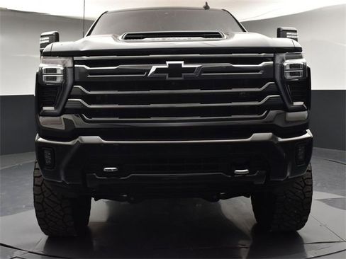 Used 2024 Chevrolet Silverado 2500 High Country w/ Midnight Edition image 3