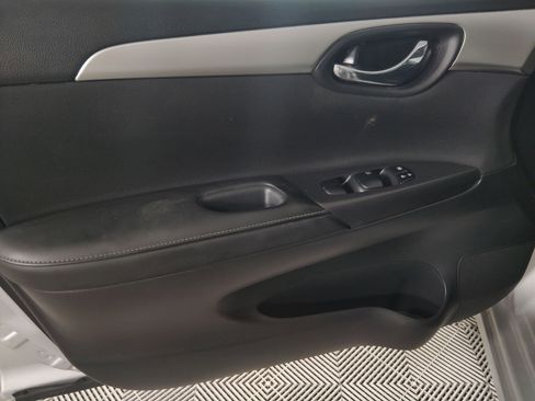 Used 2019 Nissan Sentra S image 12