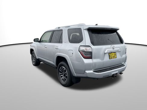 Certified 2018 Toyota 4Runner SR5 image 6