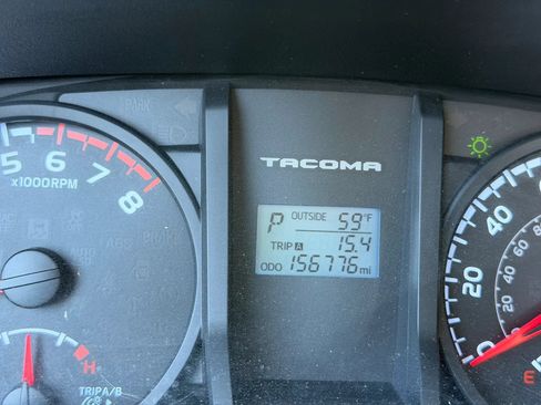 Used 2016 Toyota Tacoma SR RWD image 28