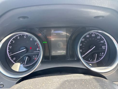 Used 2020 Toyota Camry SE w/ Convenience Package FWD image 17