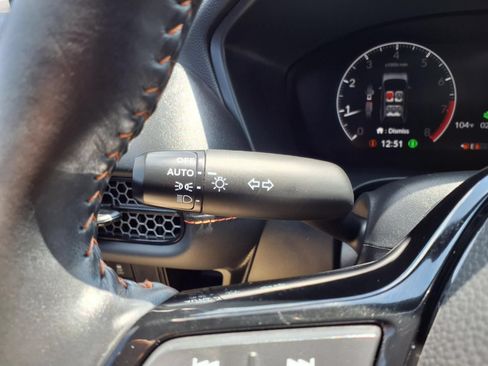 Used 2025 Honda HR-V Sport image 18