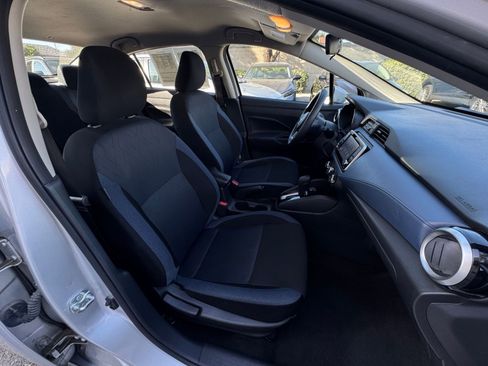 Used 2025 Nissan Versa SV FWD image 35