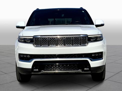 Used 2022 Jeep Grand Wagoneer Series III w/ HD Trailer Tow Package image 3