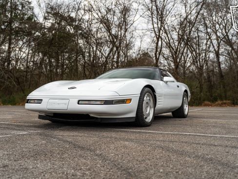 Used 1991 Chevrolet Corvette Coupe image 25