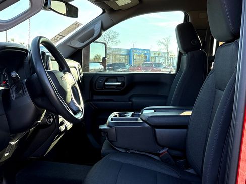 Used 2024 Chevrolet Silverado 2500 Custom w/ Custom Value Package image 13