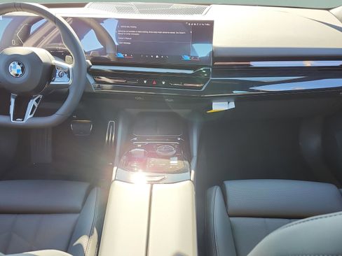 New 2026 BMW 530i w/ M Sport Package RWD image 27