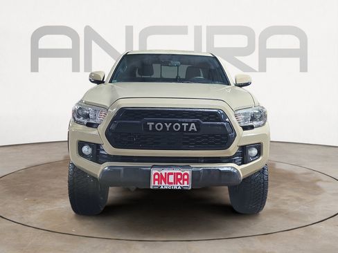 Used 2018 Toyota Tacoma TRD Off-Road w/ Technology Package image 4