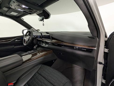 Used 2023 Cadillac Escalade Sport Platinum w/ LPO, ONYX Package AWD/4WD image 19
