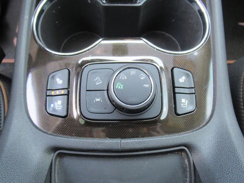 Used 2023 GMC Acadia AT4 w/ Technology Package AWD/4WD image 21