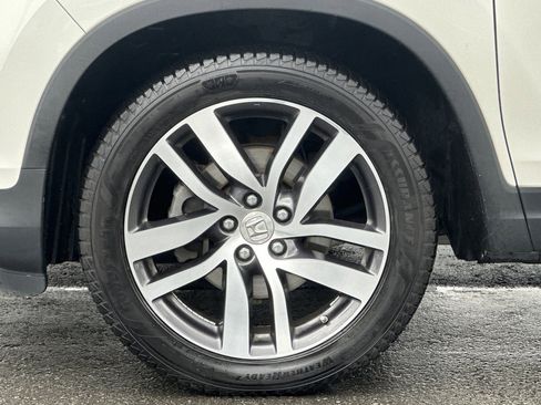 Used 2017 Honda Pilot Touring image 11