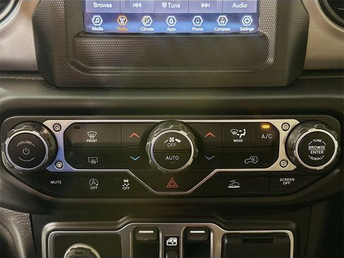 Used 2020 Jeep Gladiator Sport w/ Quick Order Package 24S image 17