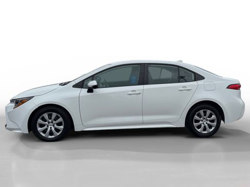 Used 2024 Toyota Corolla LE FWD image 2