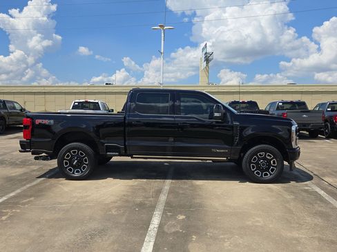 Used 2025 Ford F250 Platinum w/ FX4 Off-Road Package AWD/4WD image 6