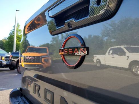 Used 2022 Nissan Frontier PRO-4X w/ Off-Road Protection Package AWD/4WD image 6