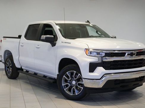 Certified 2024 Chevrolet Silverado 1500 LT image 3