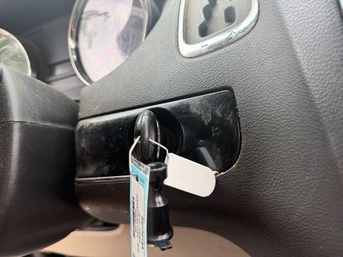 Used 2015 Dodge Grand Caravan SE FWD image 28