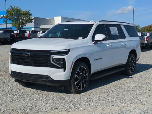New 2026 Chevrolet Suburban RST w/ RST Capability Package AWD/4WD image 5