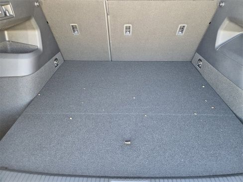 New 2026 Volkswagen Tiguan SE R-Line image 25