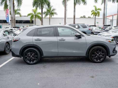 Used 2025 Honda HR-V Sport image 4