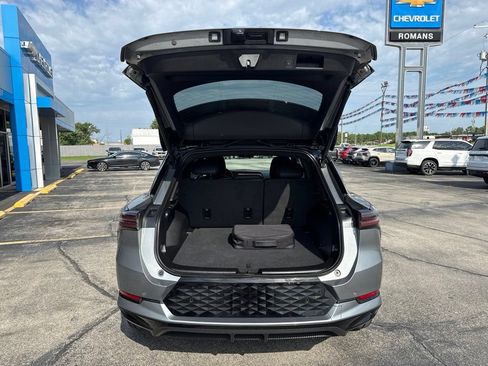 Used 2026 Chevrolet Equinox EV RS FWD image 6