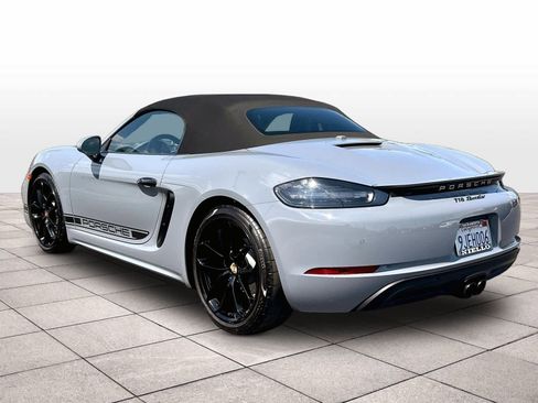 Used 2024 Porsche 718 Boxster RWD image 15