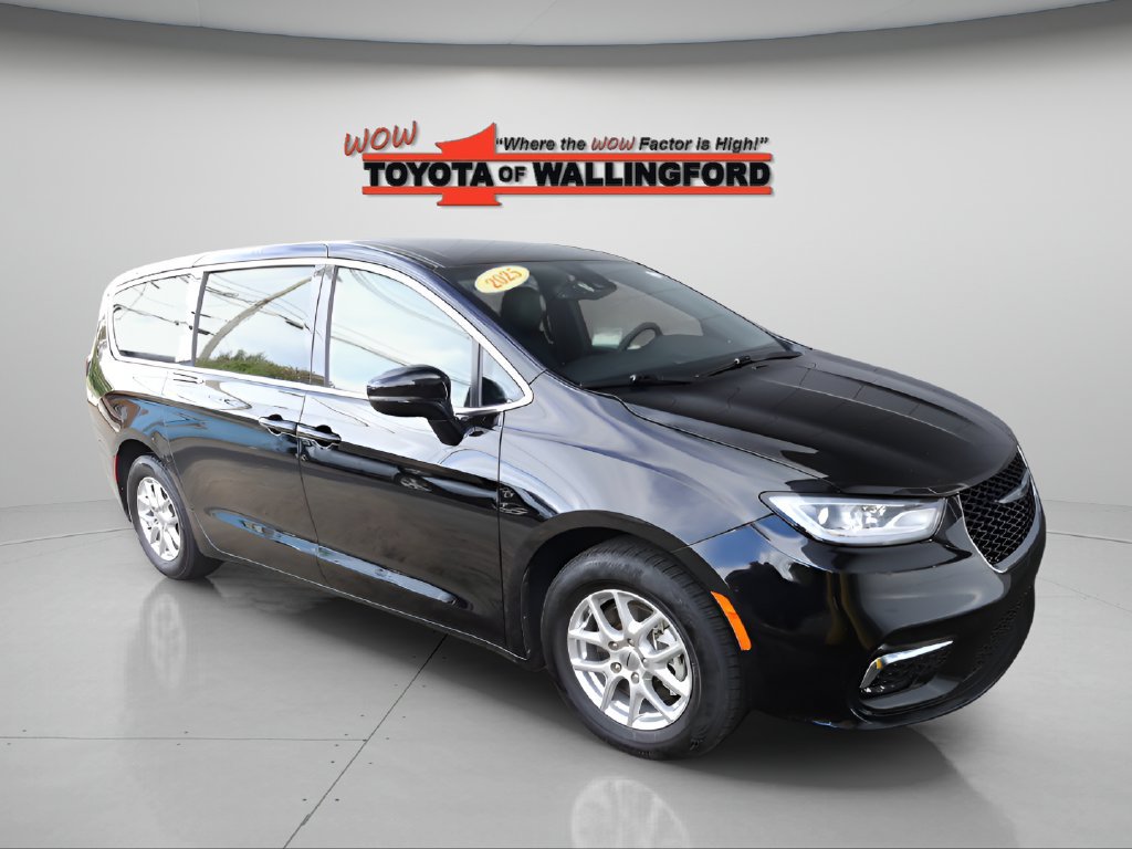 Used 2025 Chrysler Pacifica Select FWD image 16