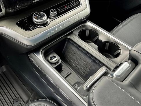 New 2025 Ford Expedition Platinum w/ Driver's Package image 8