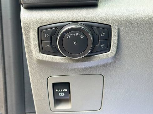 Used 2018 Ford F150 XLT AWD/4WD image 10