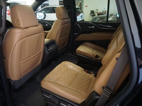 Used 2022 Cadillac Escalade Sport AWD/4WD image 23