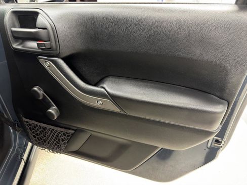 Used 2017 Jeep Wrangler Sport image 13