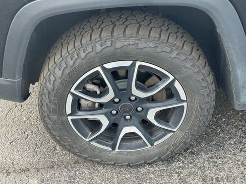 Certified 2025 Jeep Compass Trailhawk AWD/4WD image 10